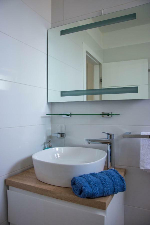 Apartments Melody Mandre Bagian luar foto
