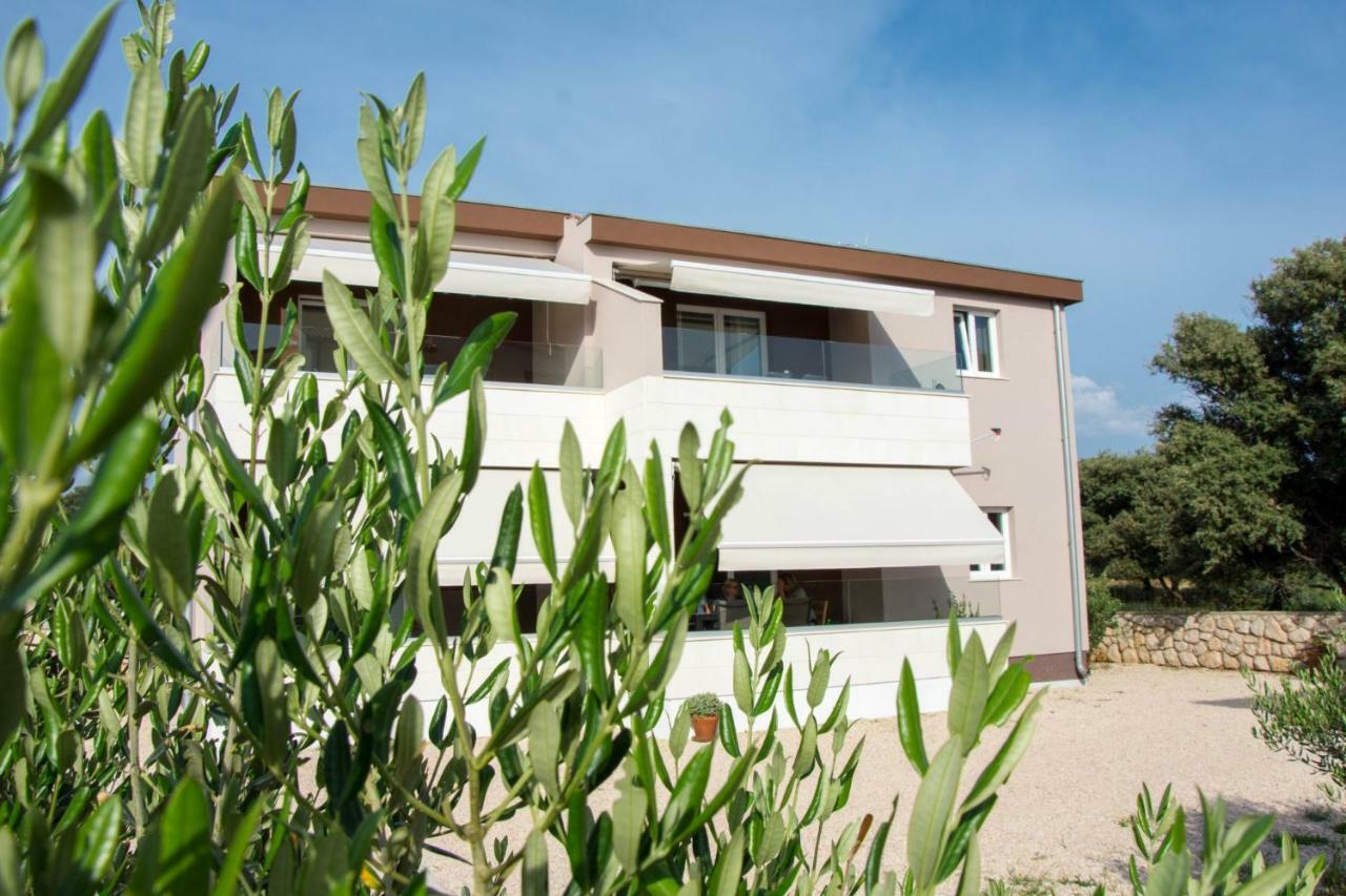 Apartments Melody Mandre Bagian luar foto