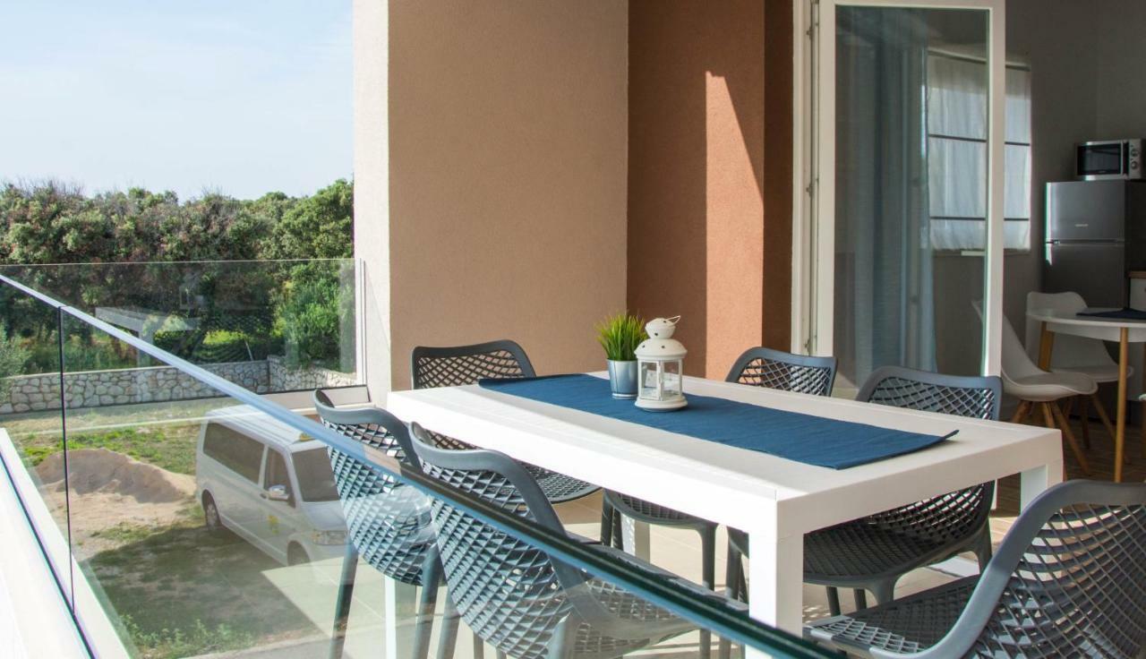 Apartments Melody Mandre Bagian luar foto