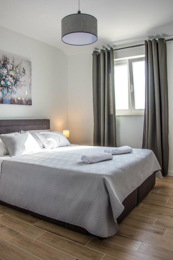 Apartments Melody Mandre Bagian luar foto
