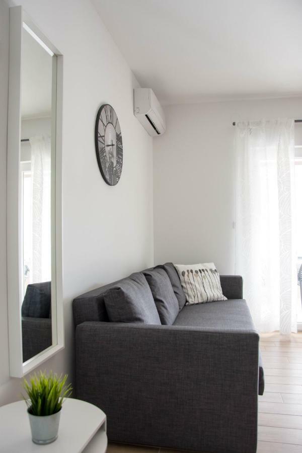 Apartments Melody Mandre Bagian luar foto
