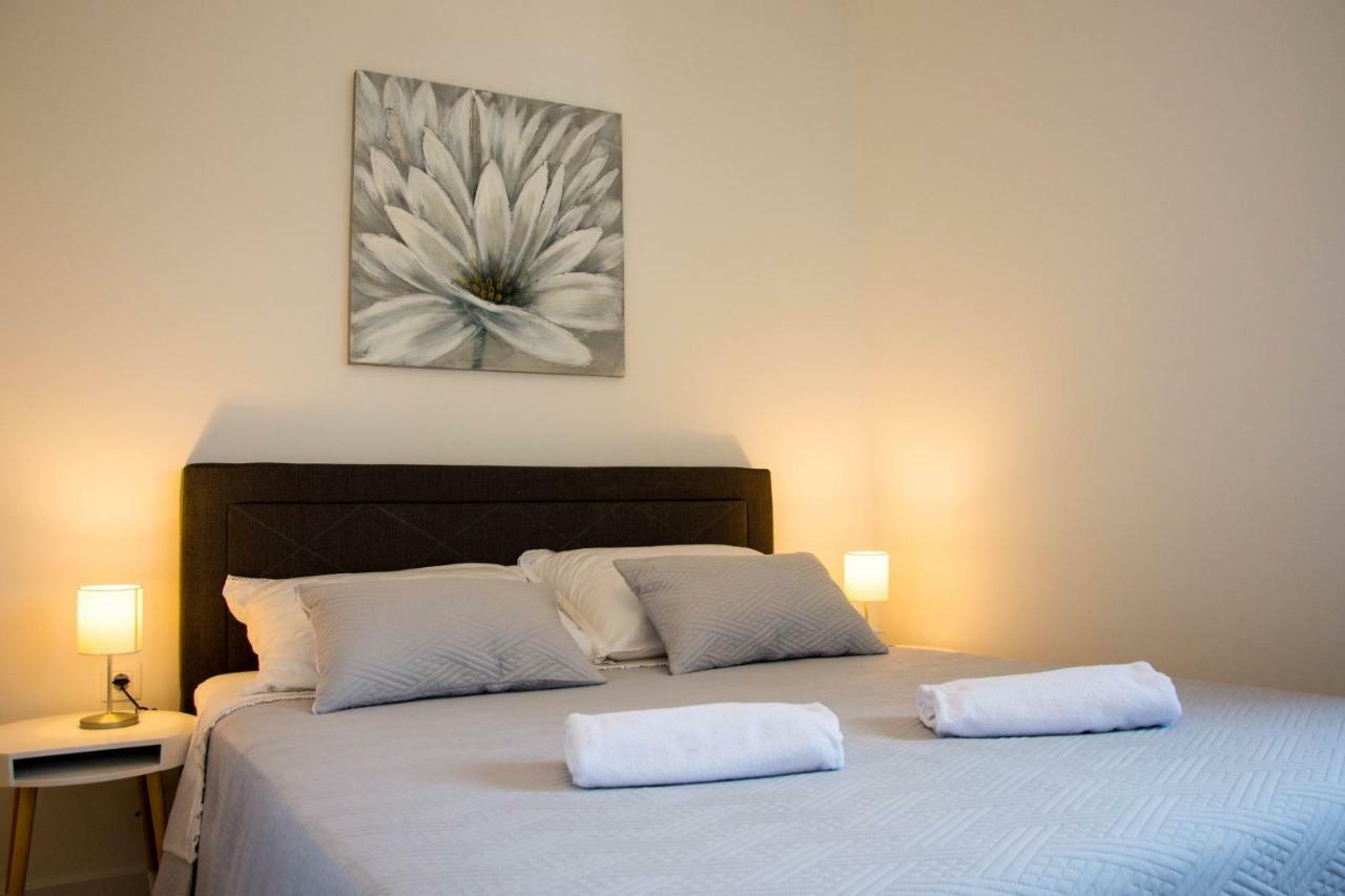 Apartments Melody Mandre Bagian luar foto